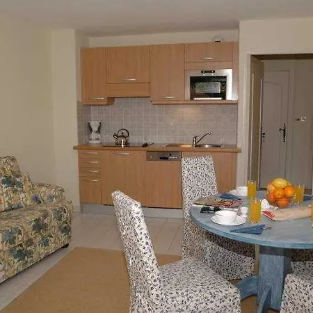 Odalys Caesar Domus Holiday park Saint-Tropez